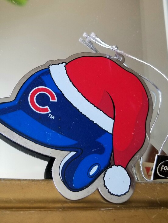 ❗Chicago Cubs Metal Blue Hemlet with Santa Hat Holiday Ornament❗